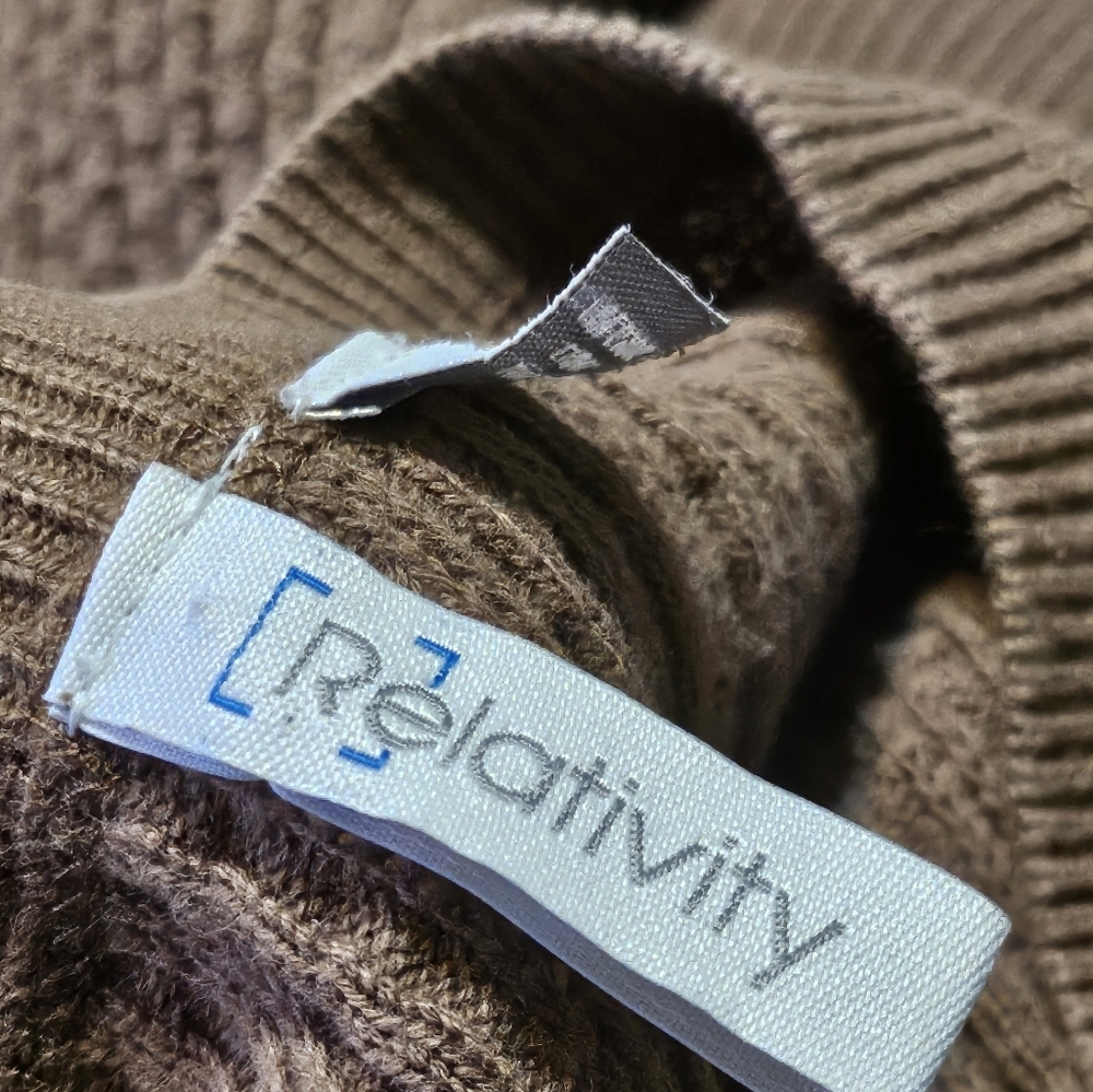 Relativity Ribbed Split neck Cardigan Brown Size L - Picture 9 of 12